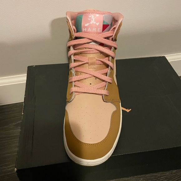 Air Jordan 1 Mid GG 'Lola Bunny' sneaker - Picture 2 of 4